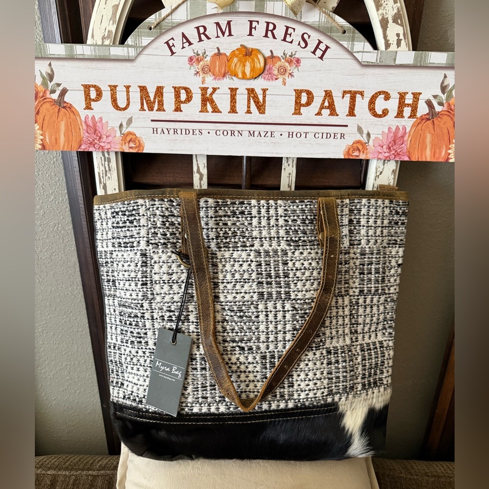 Myra Bag-Amazing Maze Tote - Picture 3 of 15